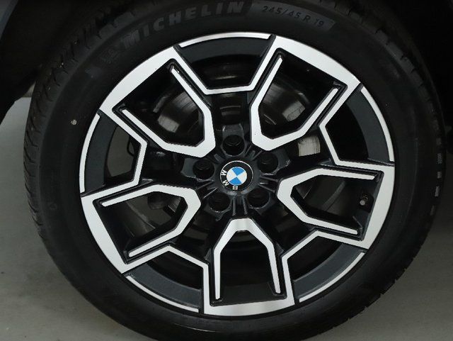 2025 BMW X1 28i - Photo 14