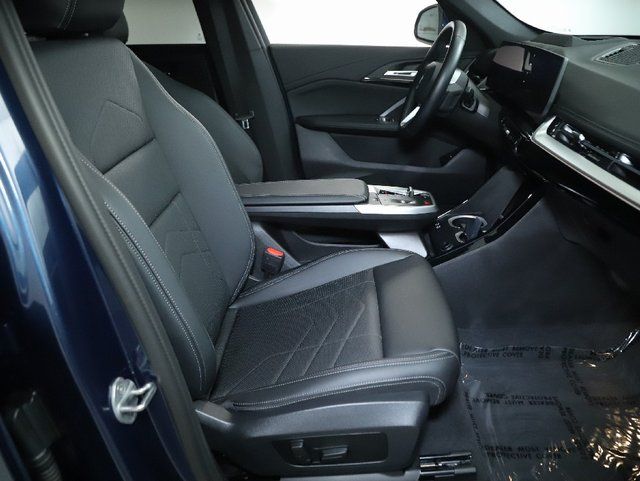 2025 BMW X1 28i - Photo 40