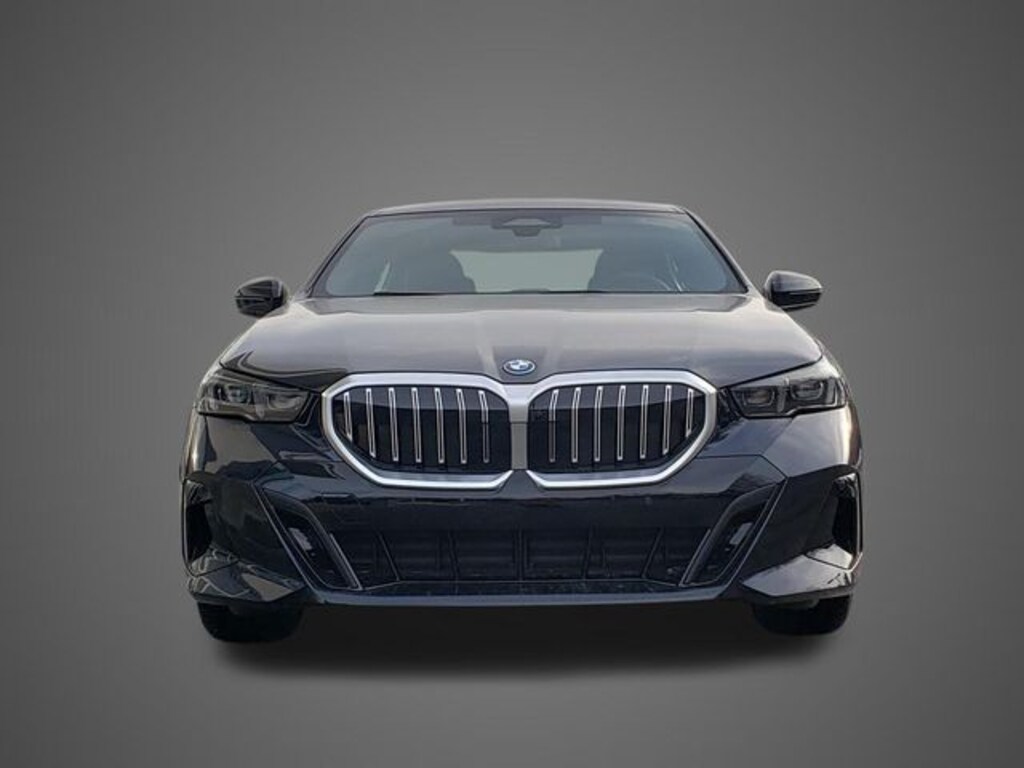 New 2026 BMW 550e xDrive Sedan