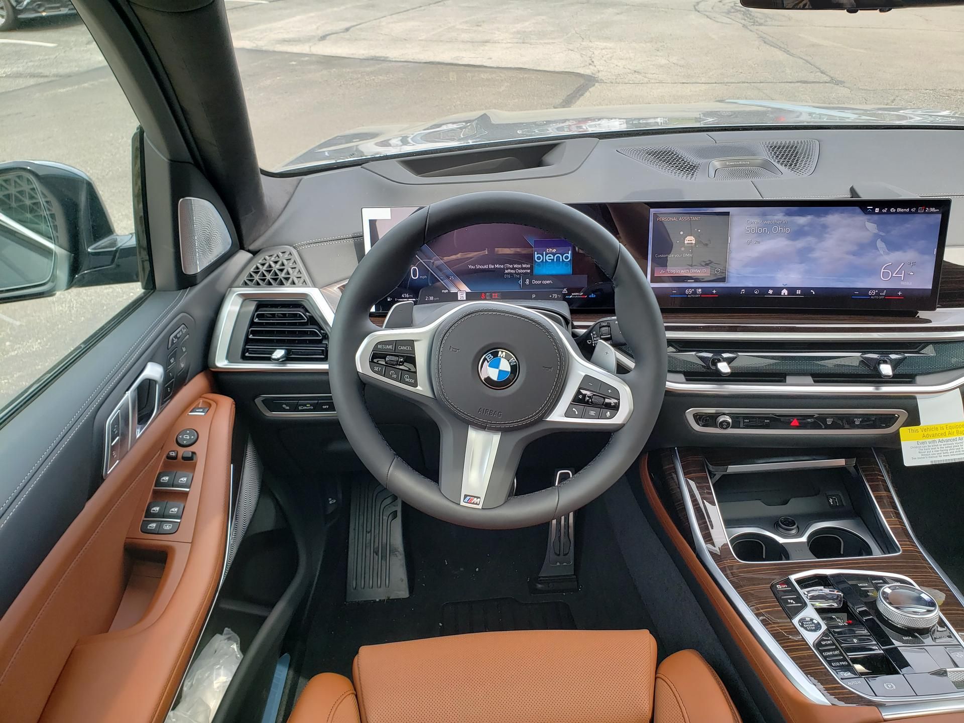 2027 BMW X7 40i - Photo 14