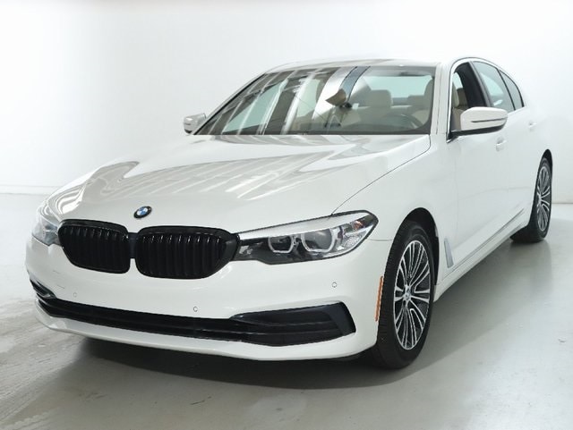2020 BMW 5 Series 530i's photo
