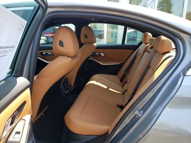 2025 BMW 3 Series 330i - Photo 11