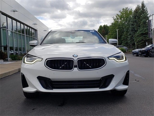 2025 Bmw 230i xDrive photo 2
