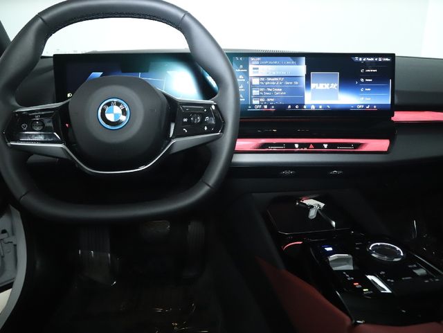 2025 BMW i5 40 - Photo 29