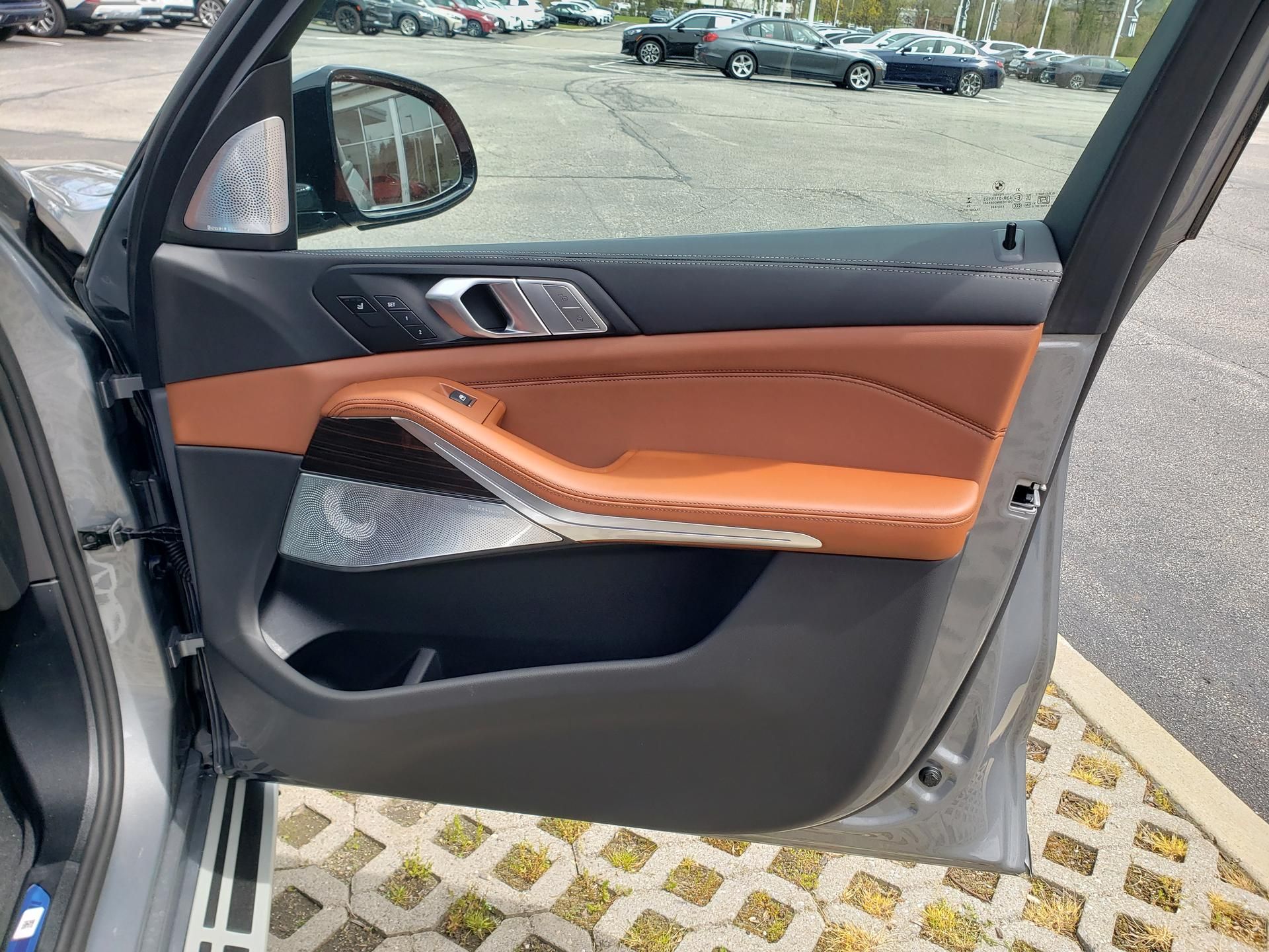 2027 BMW X7 40i - Photo 18