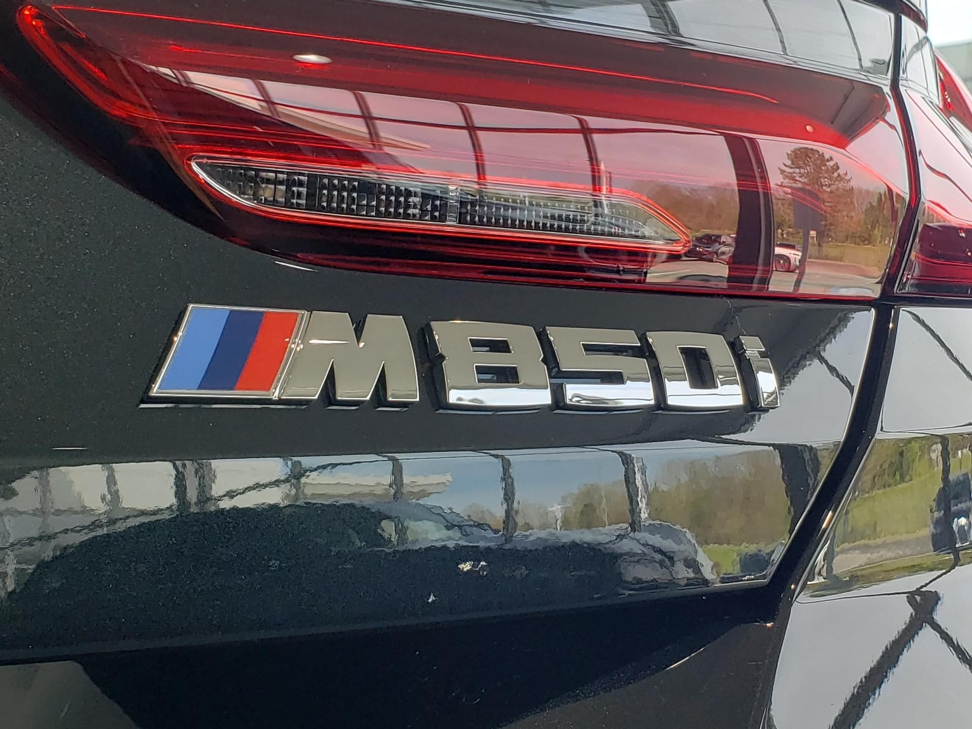2026 BMW 8 Series M850i - Photo 28