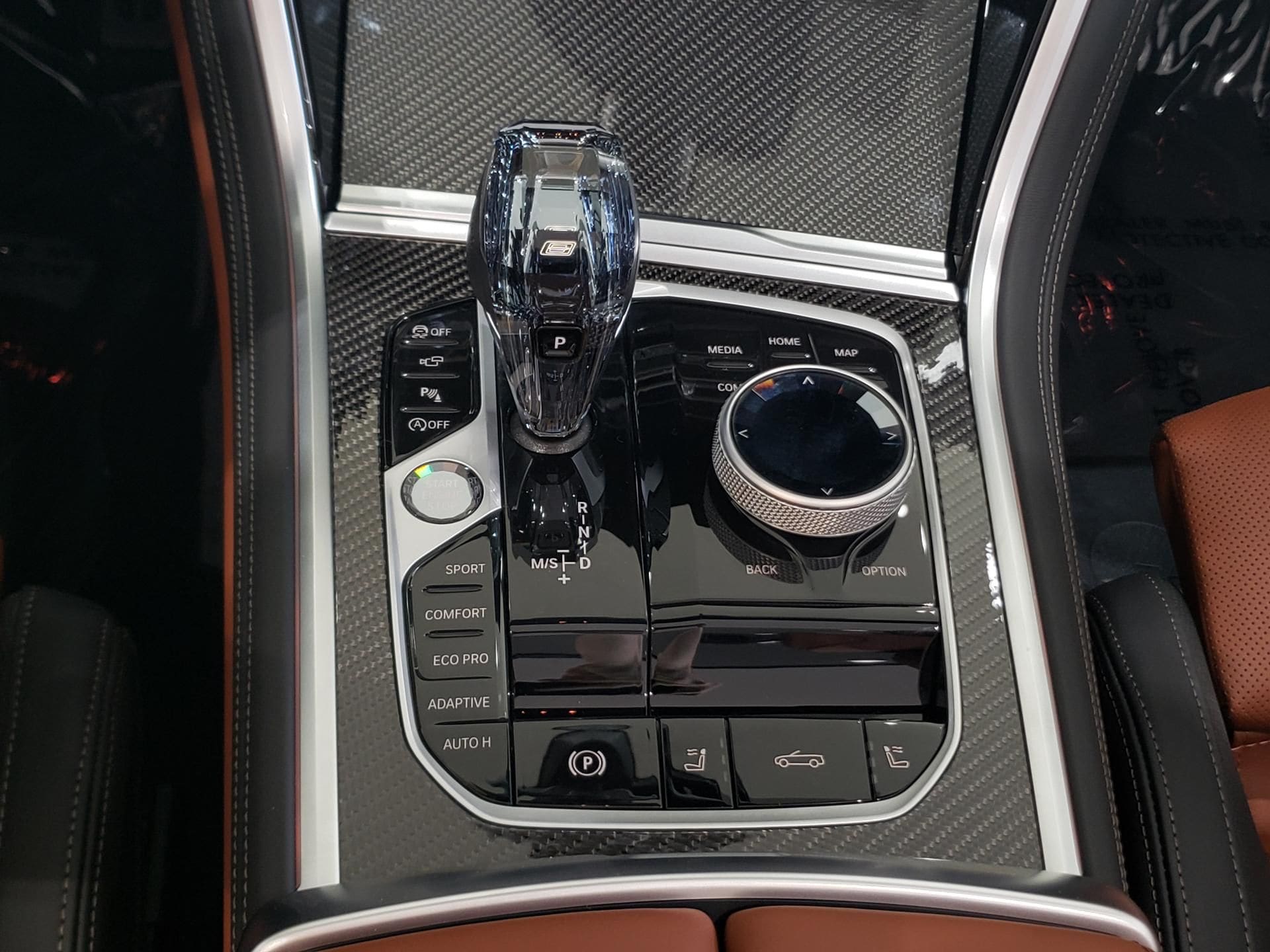2026 BMW 8 Series M850i - Photo 22