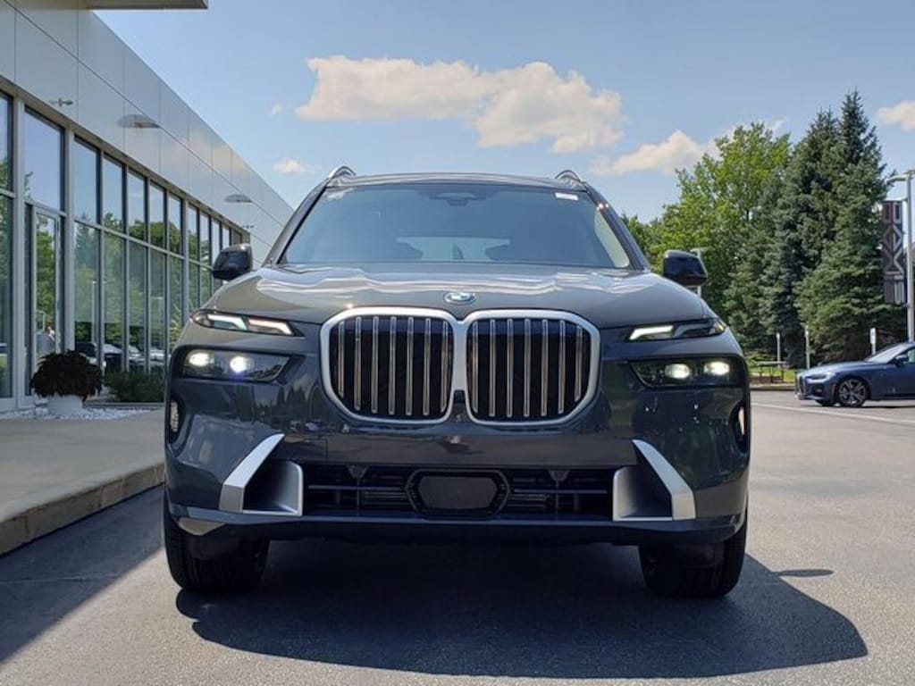New 2026 BMW X7 xDrive40i SUV