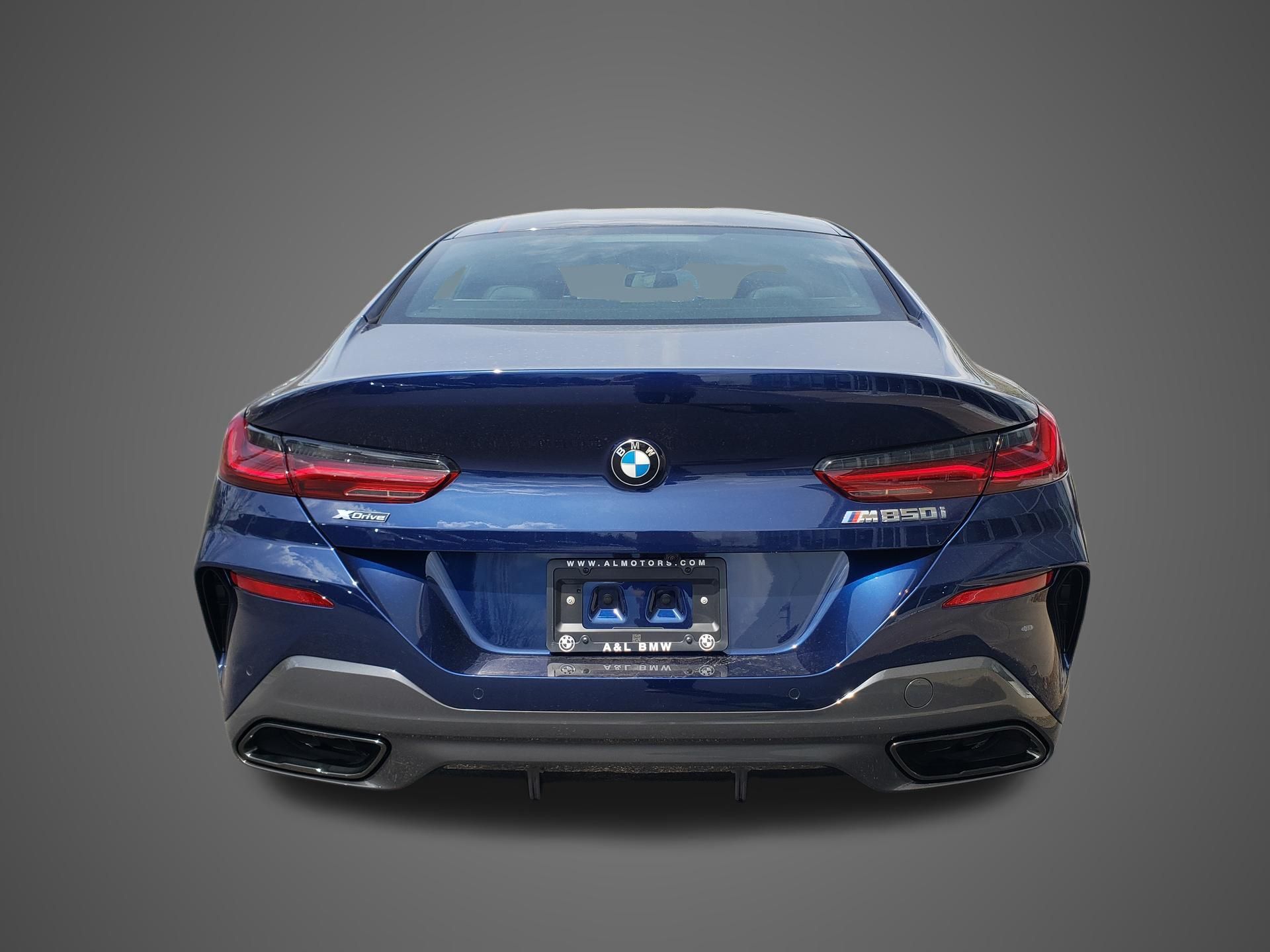 2026 BMW 8 Series M850i - Photo 7