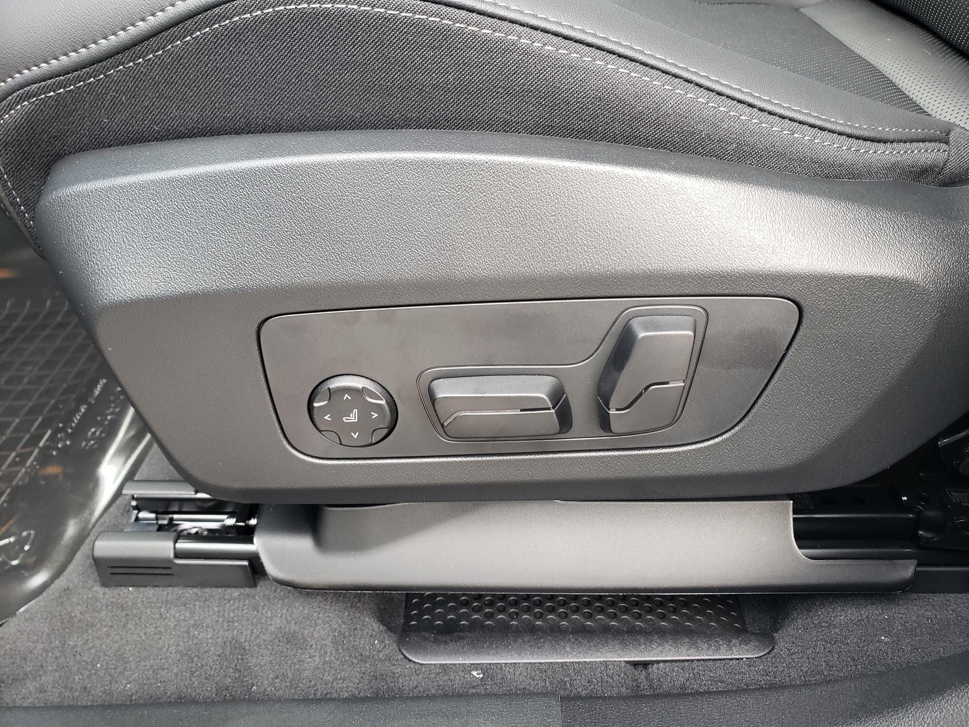 2026 BMW X2 28i - Photo 21