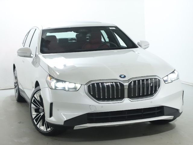 Used 2025 BMW i5 40 with VIN WBY13HG04SCU78017 for sale in Solon, OH