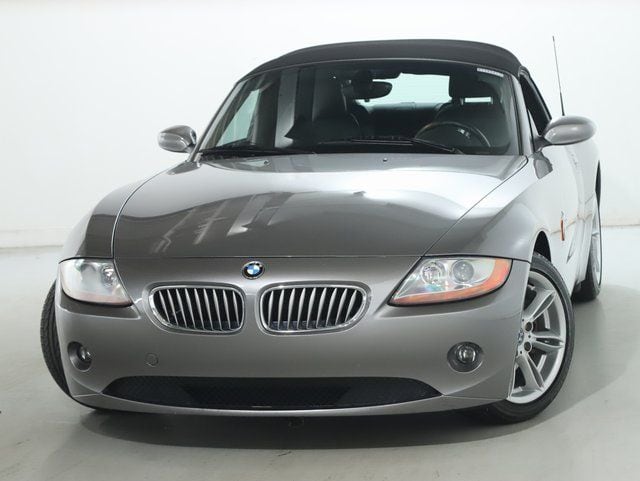 Used 2003 BMW Z4 3 with VIN 4USBT53453LU04582 for sale in Solon, OH