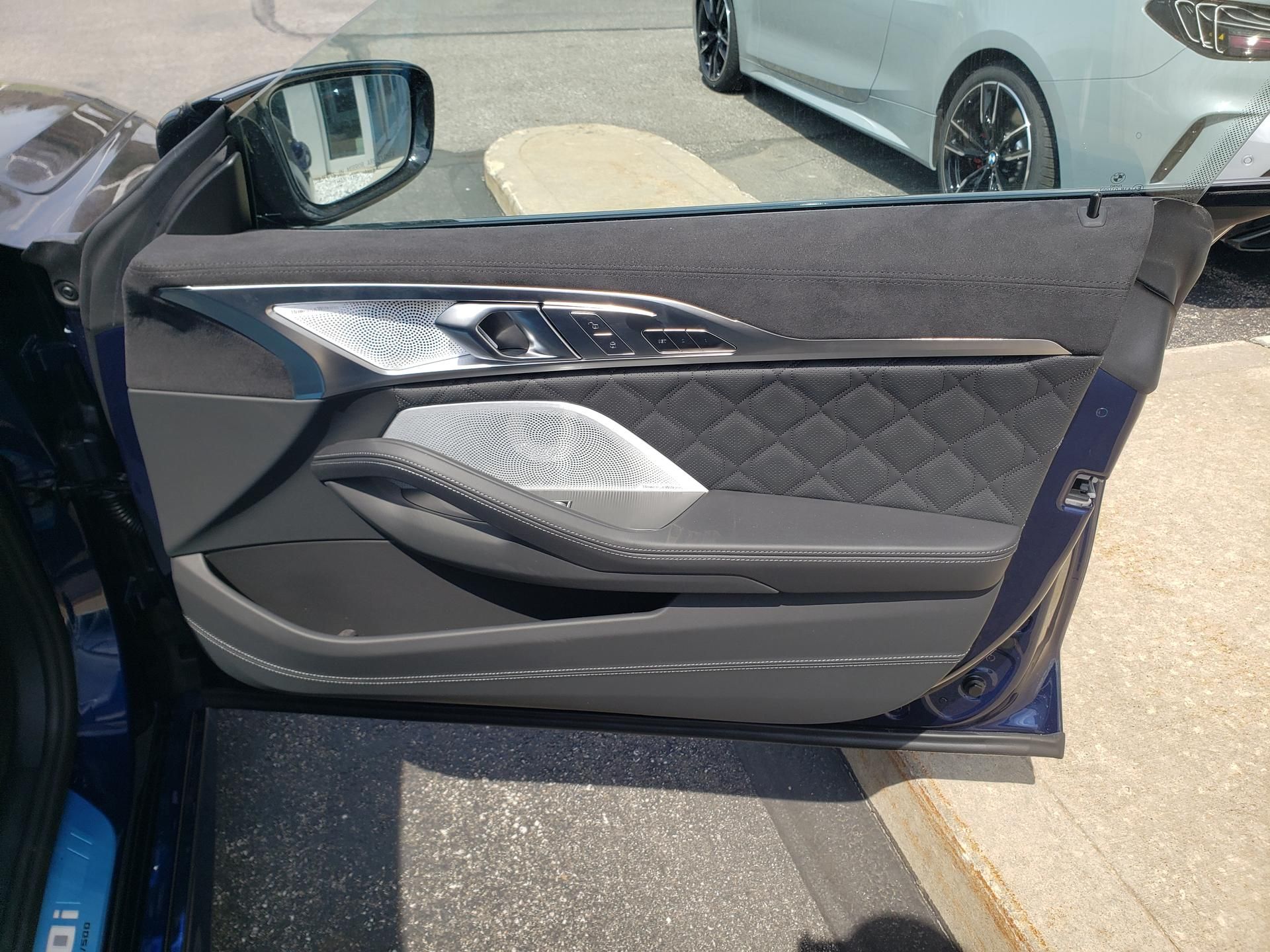 2026 BMW 8 Series M850i - Photo 21