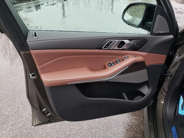 2026 BMW X5 M60i - Photo 12