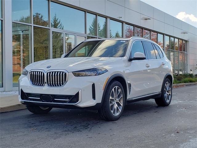 2026 BMW X5 50e's photo