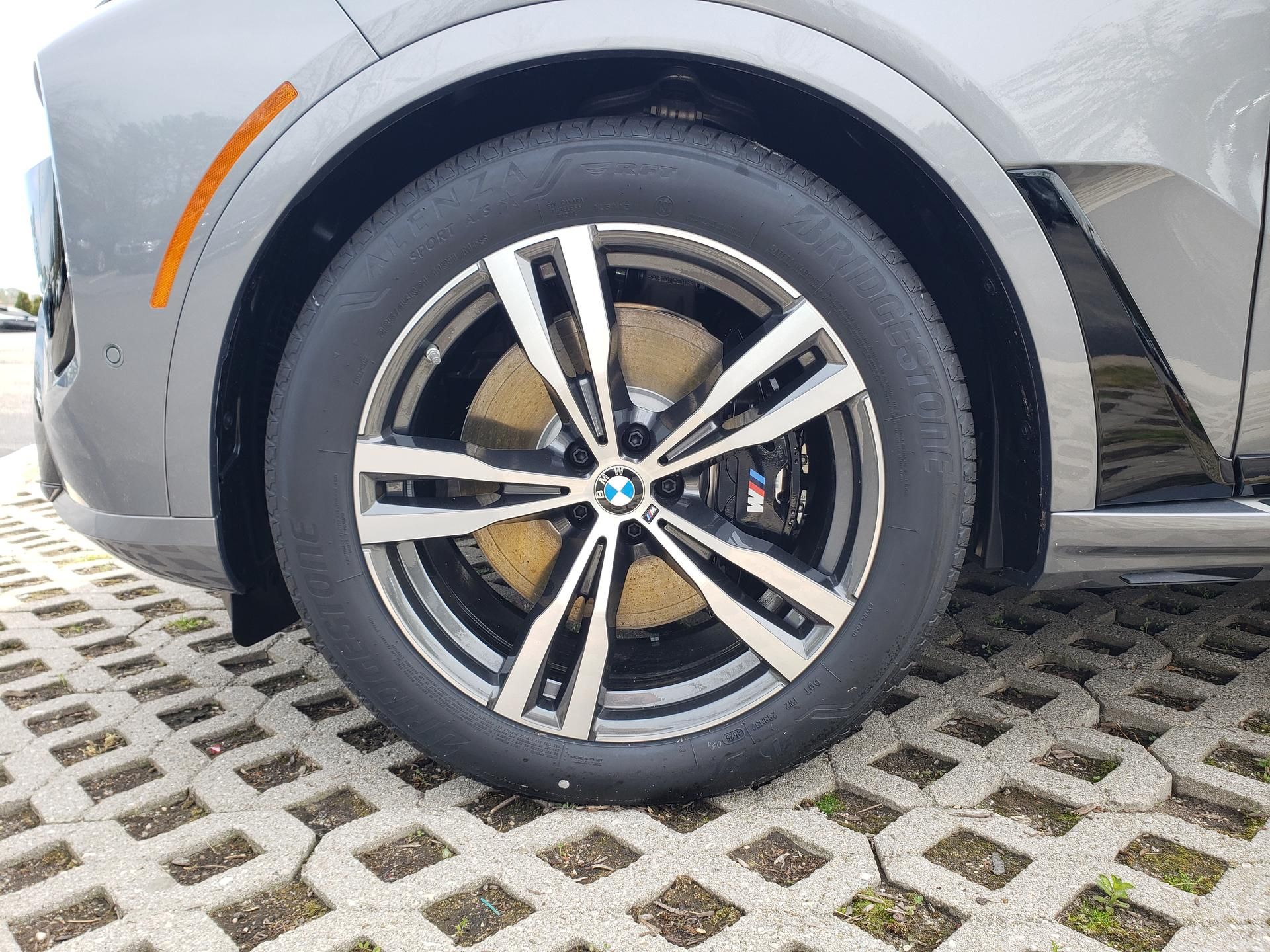 2027 BMW X7 40i - Photo 27
