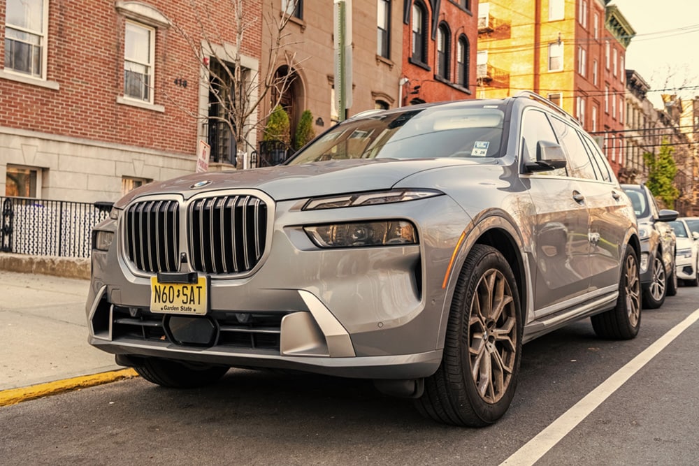 2025-bmw-x7-vs-2024-what-s-changed-in-bmw-s-flagship-luxury-suv-img.jpg