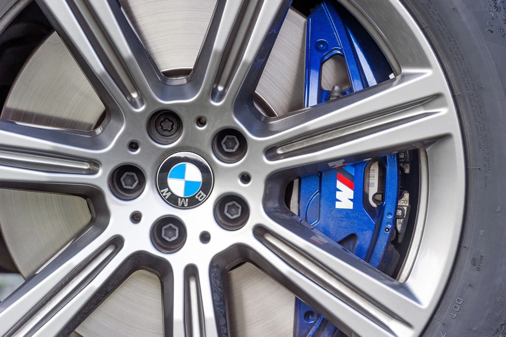 why-your-bmw-brakes-squeak-and-how-to-fix-them-img.jpg