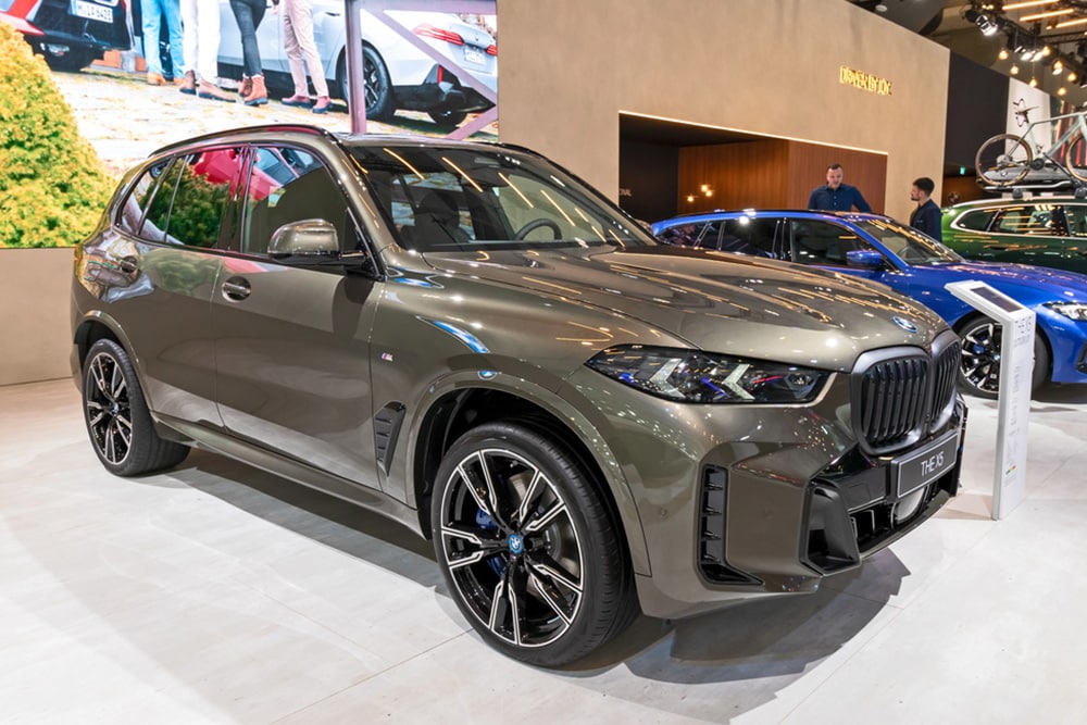 2025-bmw-x5-vs-2024-comparing-the-latest-model-with-its-predecessor-img.jpg