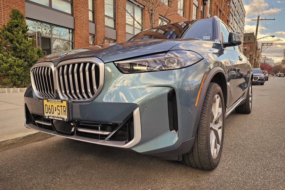 what-suv-is-right-for-you-2025-bmw-x5-vs-bmw-x3-img.jpg