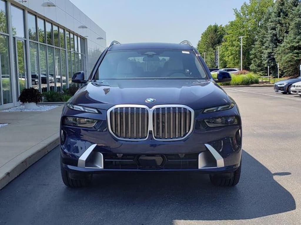 New 2026 BMW X7 xDrive40i SUV