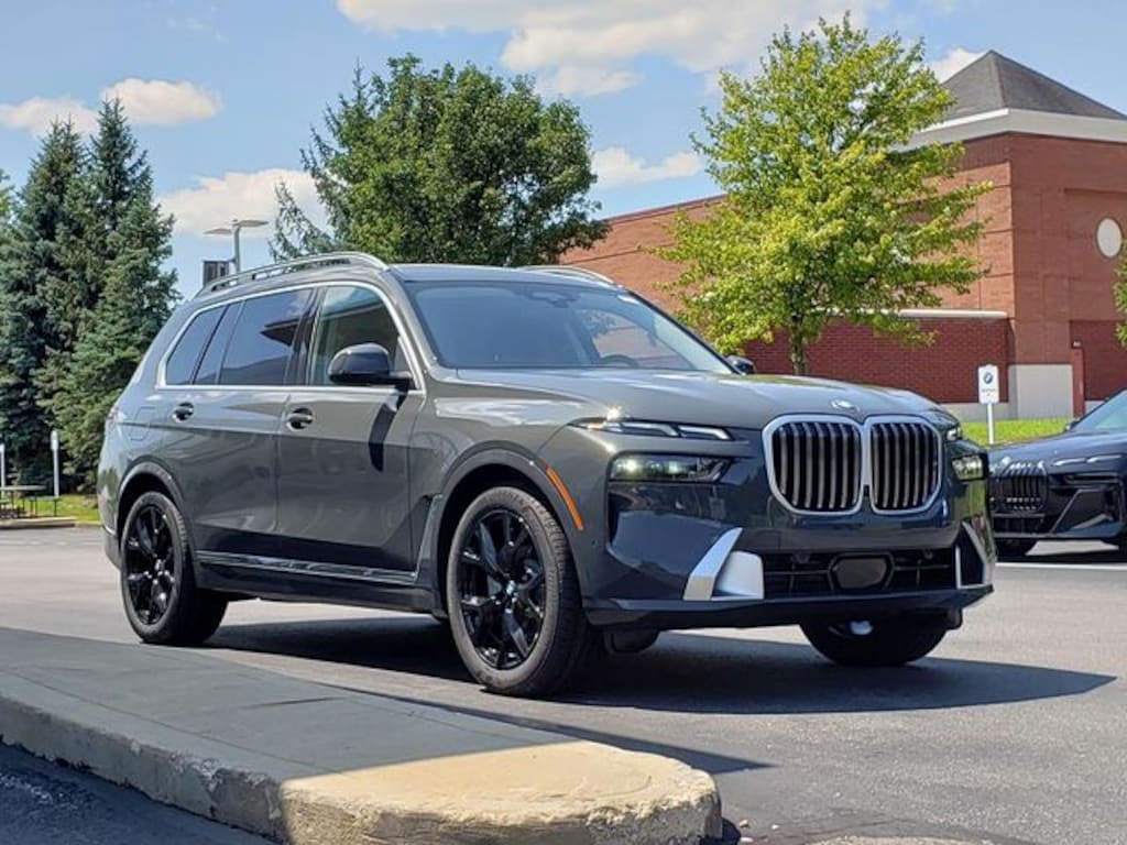 New 2026 BMW X7 xDrive40i SUV