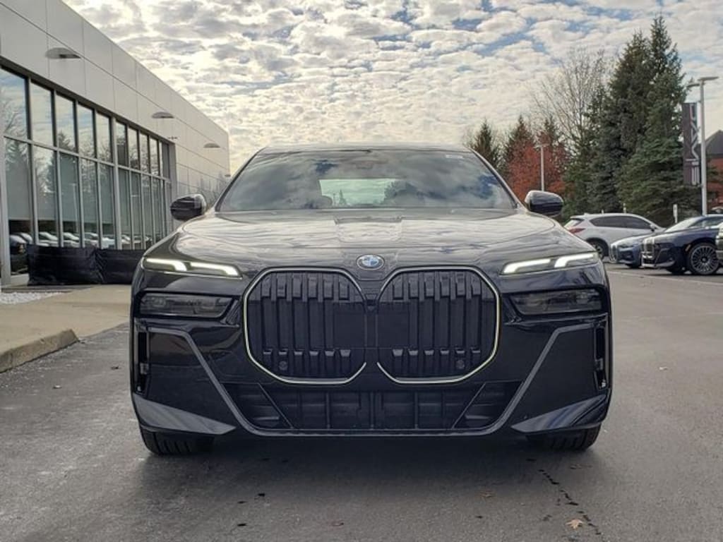 New 2026 BMW 740i xDrive Sedan