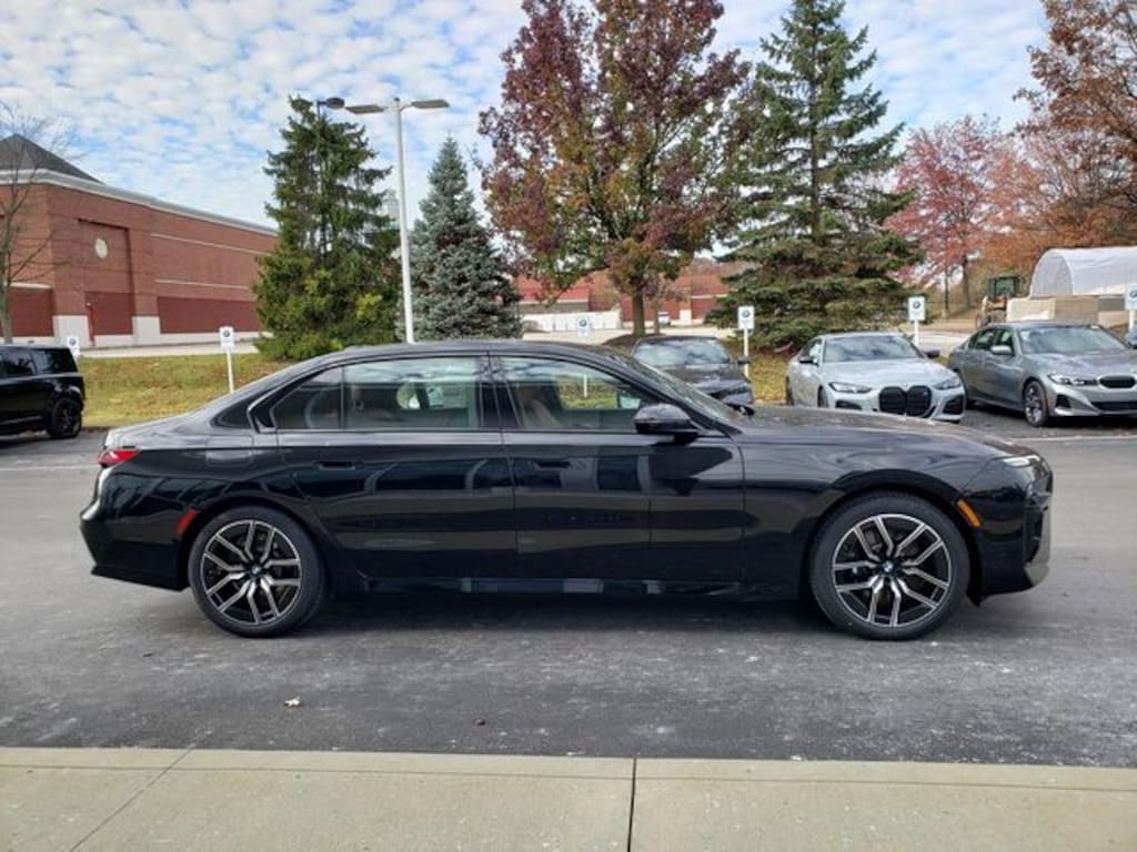 New 2026 BMW 740i xDrive Sedan