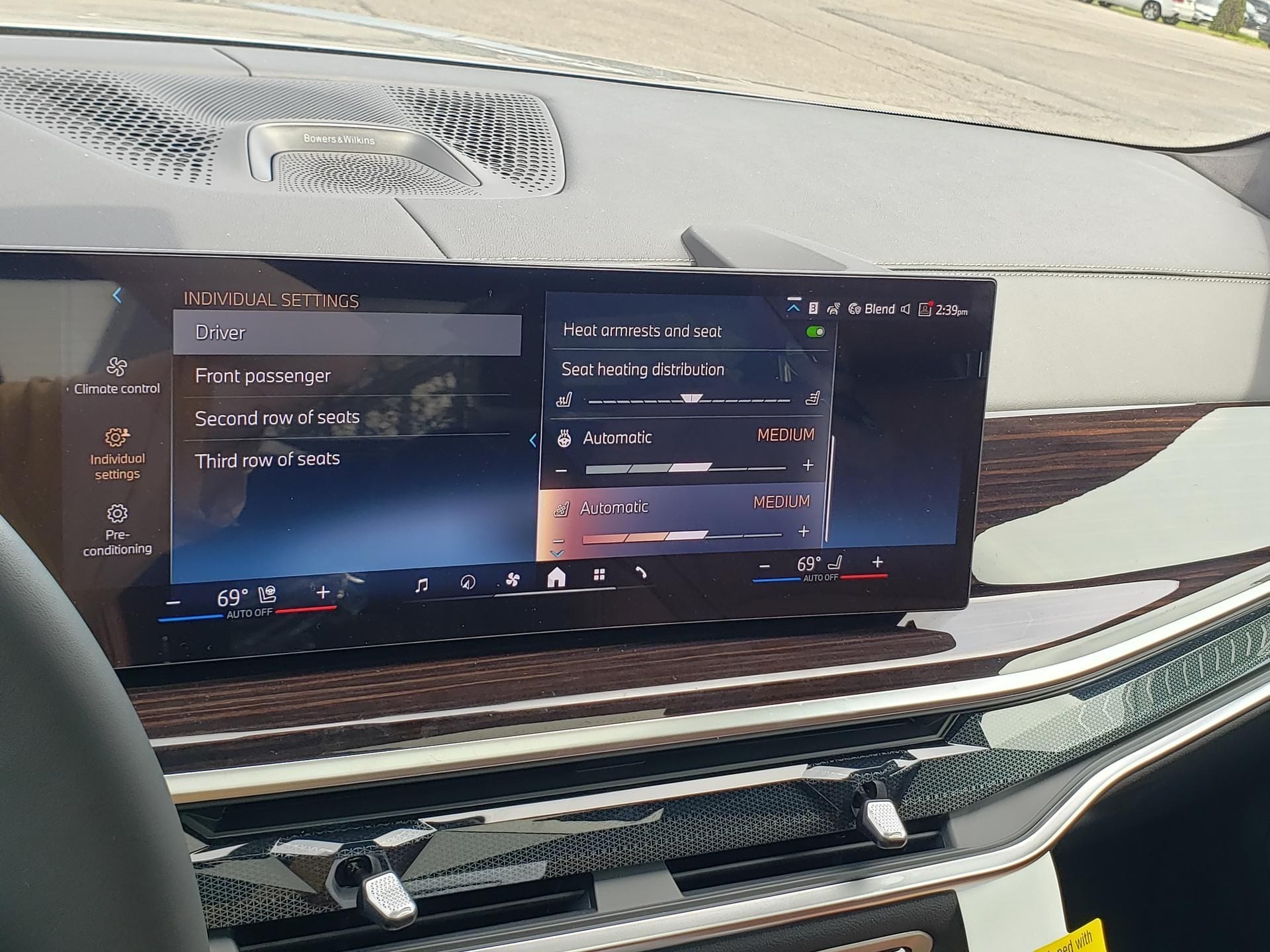 2027 BMW X7 40i - Photo 23