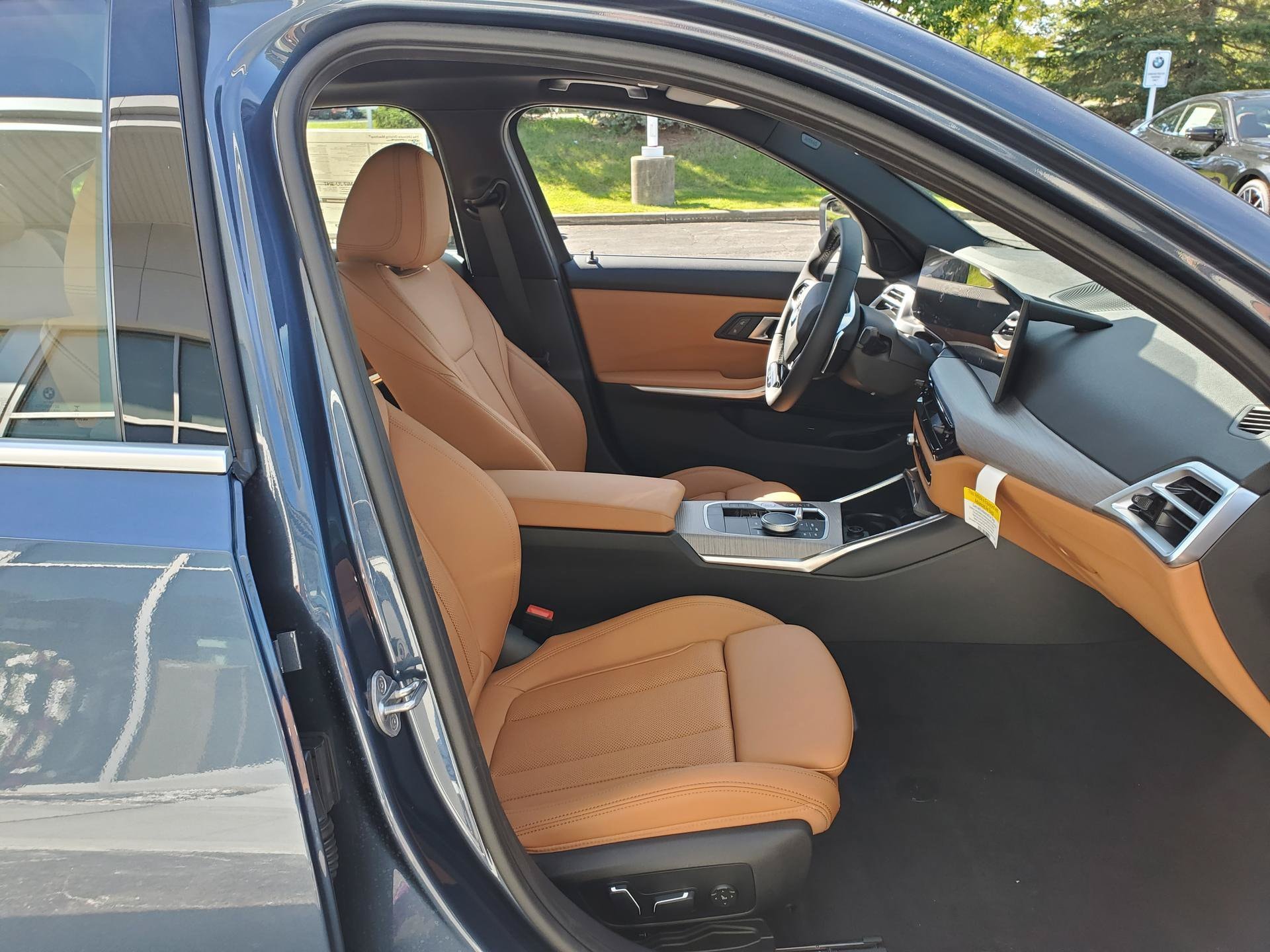 2026 BMW 3 Series 330i - Photo 21