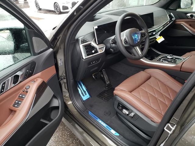 2026 BMW X5 M60i - Photo 10