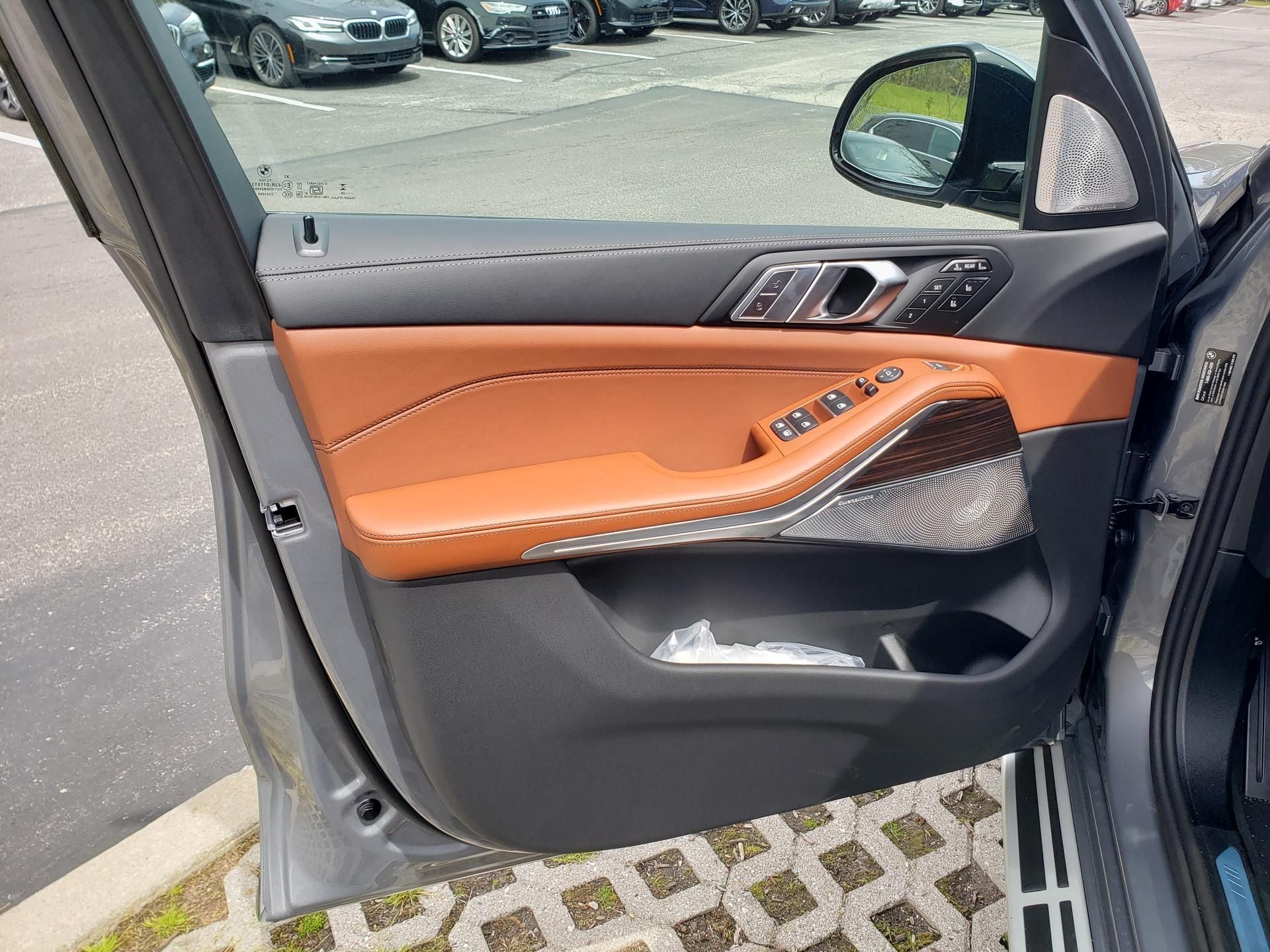 2027 BMW X7 40i - Photo 10