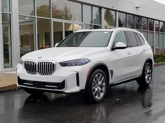 2026 BMW X5 50e's photo
