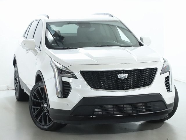 2022 Cadillac XT4 Sport photo 2