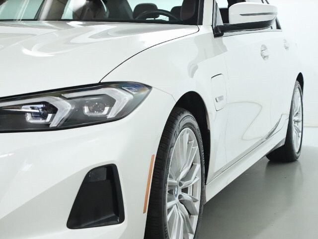 2023 Bmw 330e xDrive photo 4
