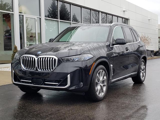 2026 BMW X5 50e's photo