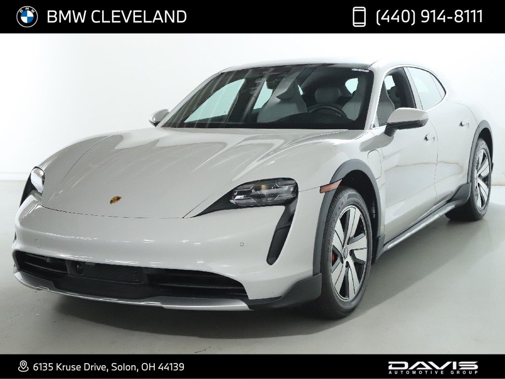 2022 Porsche Taycan 4S Cross Turismo's photo