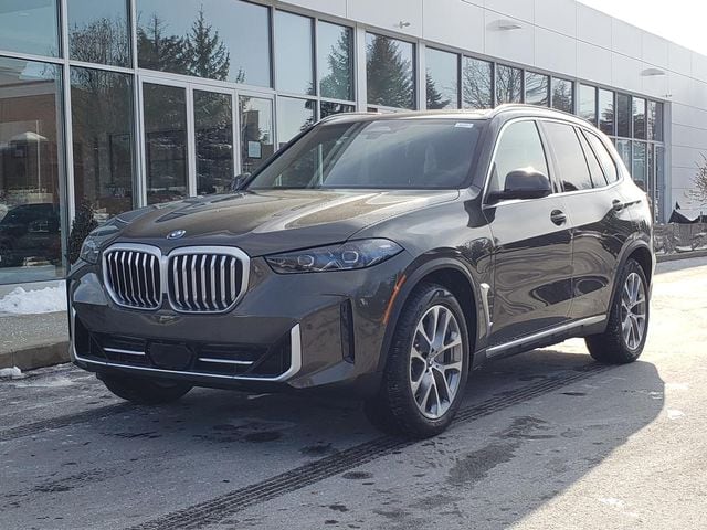2026 BMW X5 50e's photo