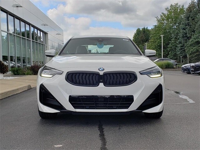 2025 Bmw 230i xDrive Coupe photo 2