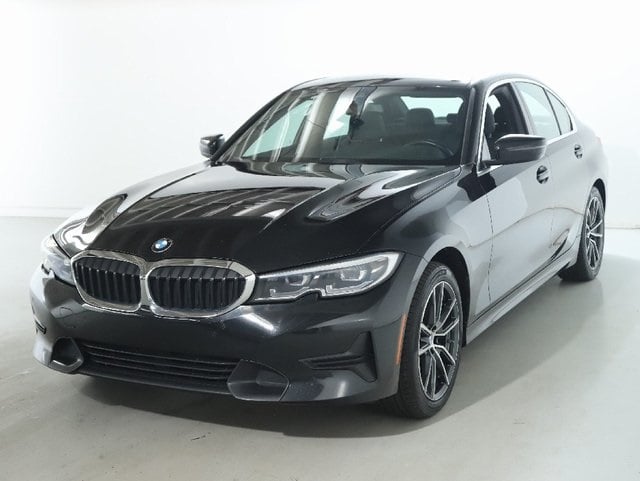 2020 BMW 3 Series 330i's photo