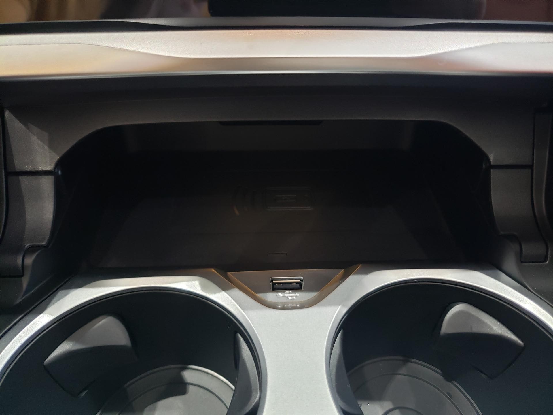 2026 BMW 8 Series M850i - Photo 18