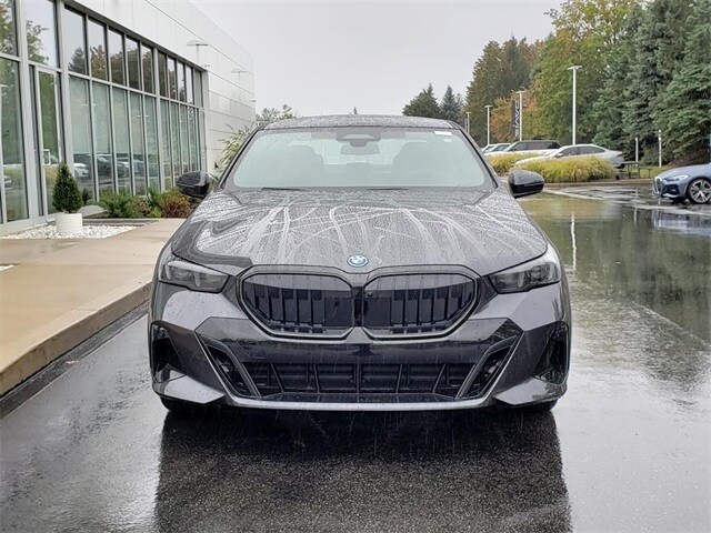 2026 Bmw 550e xDrive photo 2