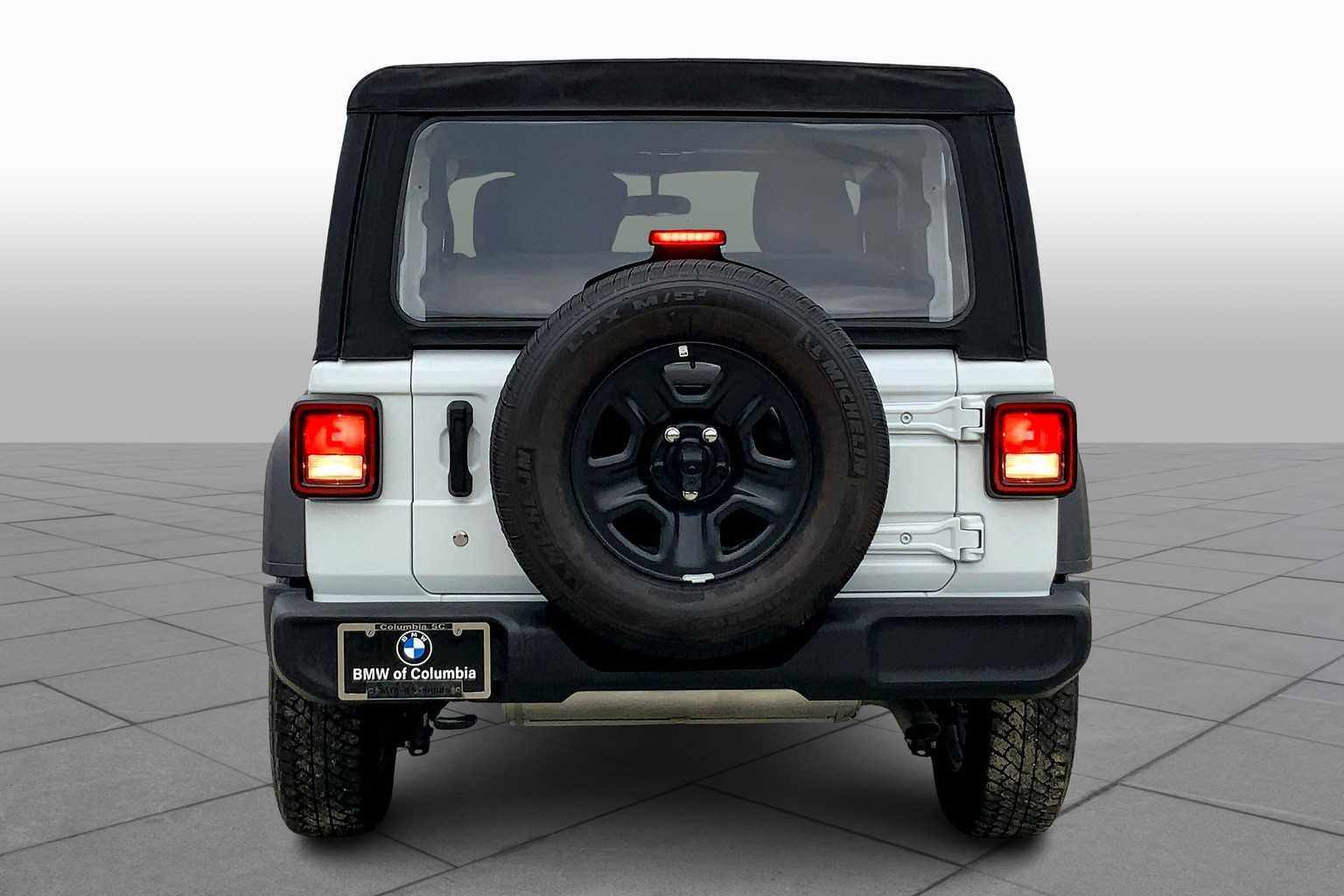 2022 Jeep Wrangler Sport photo 3