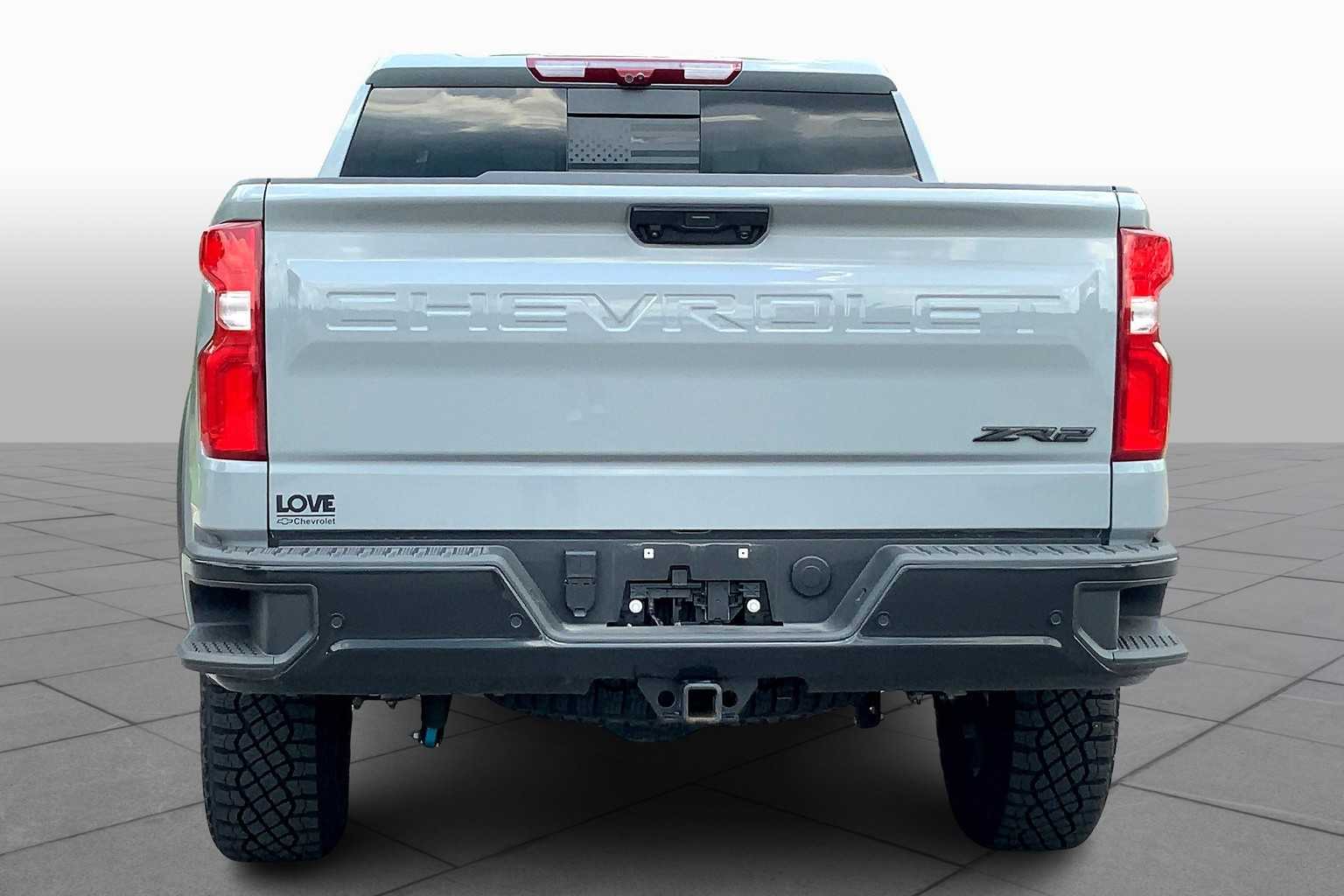 2025 Chevrolet Silverado 1500 ZR2 photo 3
