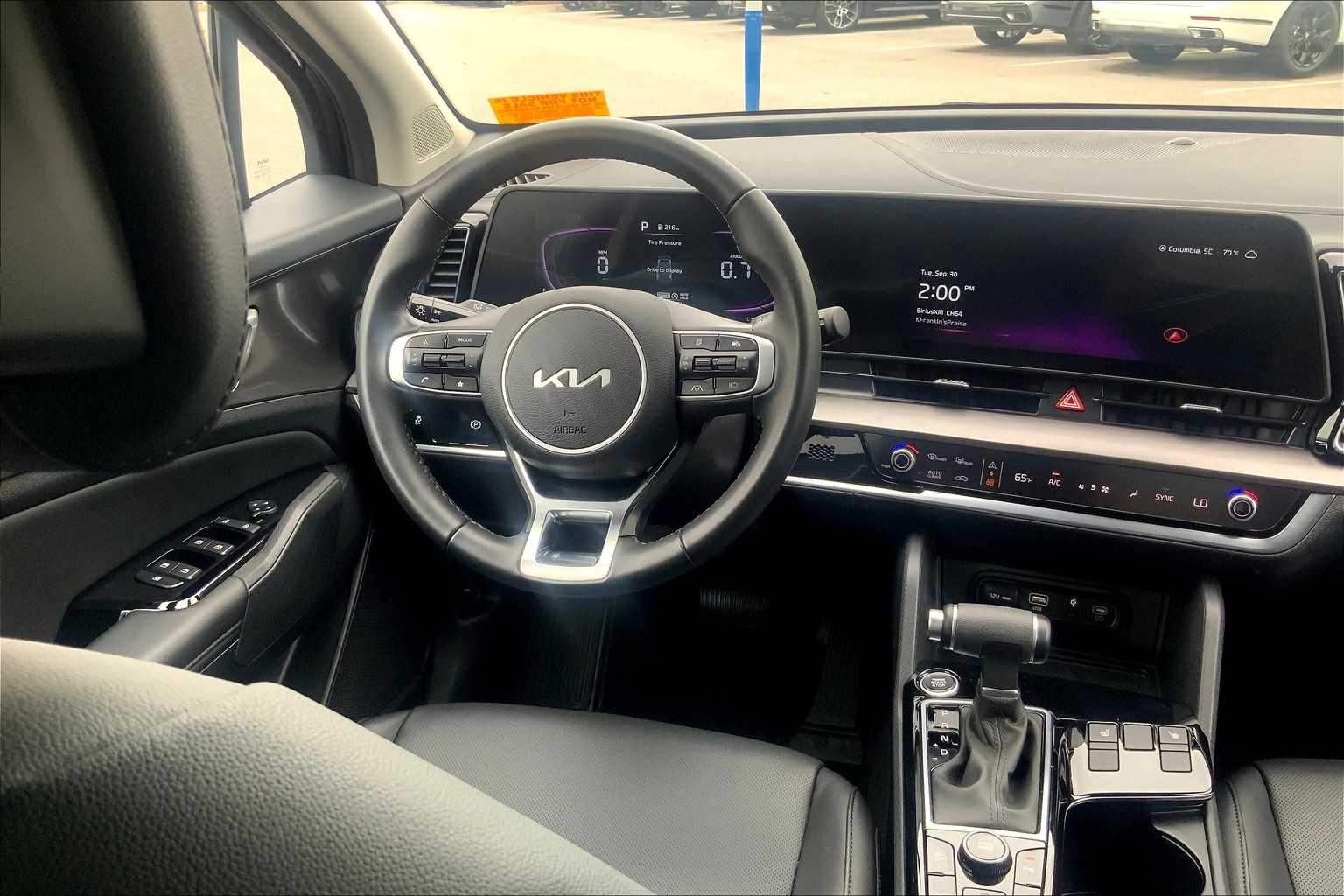 2025 Kia Sportage EX photo 2