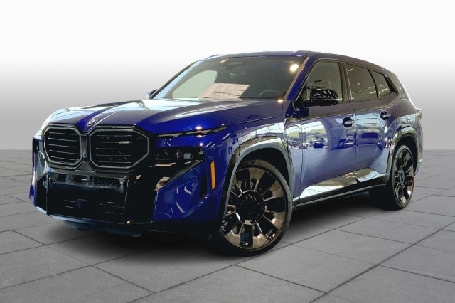 2023 BMW XM Base's photo