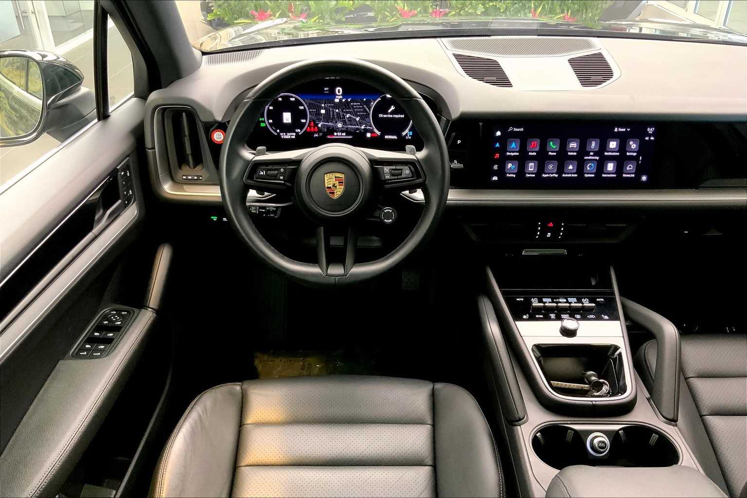 2024 Porsche Cayenne photo 4