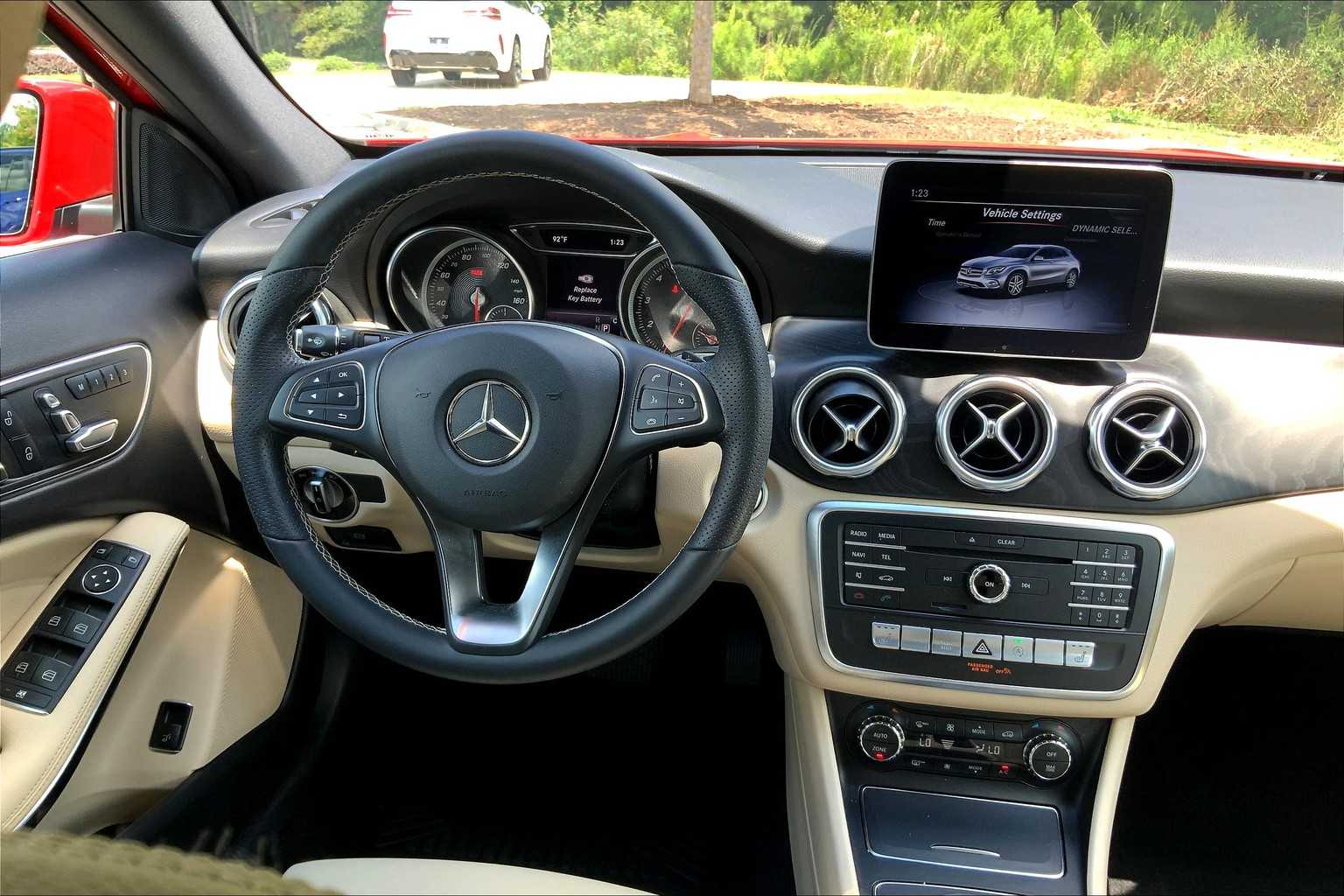 2019 Mercedes Benz GLA 250 photo 4