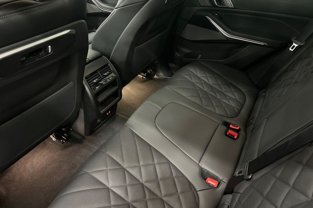 2026 BMW X5 40i - Photo 10