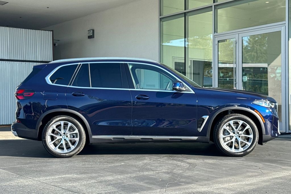 New 2026 BMW X5 PHEV xDrive50e SUV